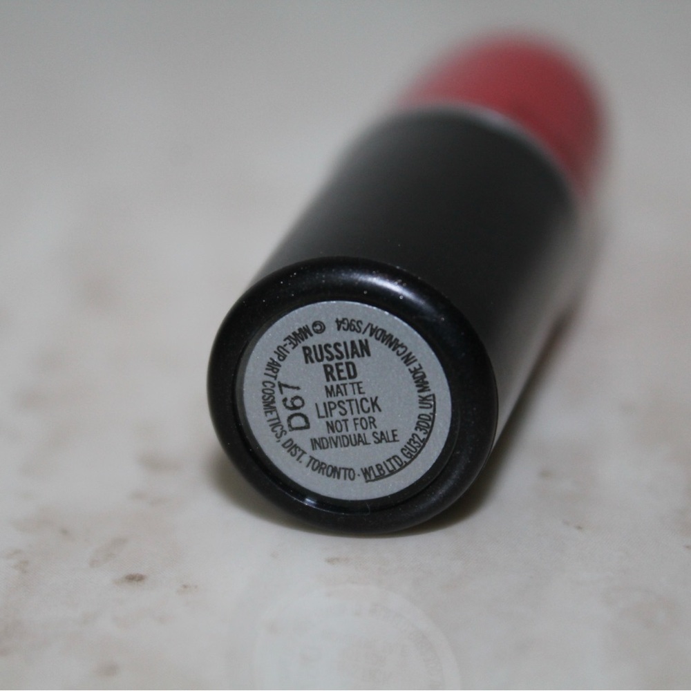 MAC Cosmetics Snow Ball ‘Russian Red’ Matte Lipstick (NWOB) - Picture 14 of 15